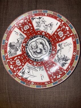 VINT 10 INCH Red and White Decorative Dragon Motif Plate BY IMARI 4 FOR 50